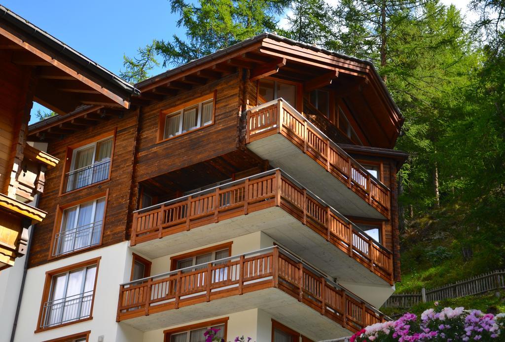 Jaegerhof Serviced Apartements Zermatt Room photo