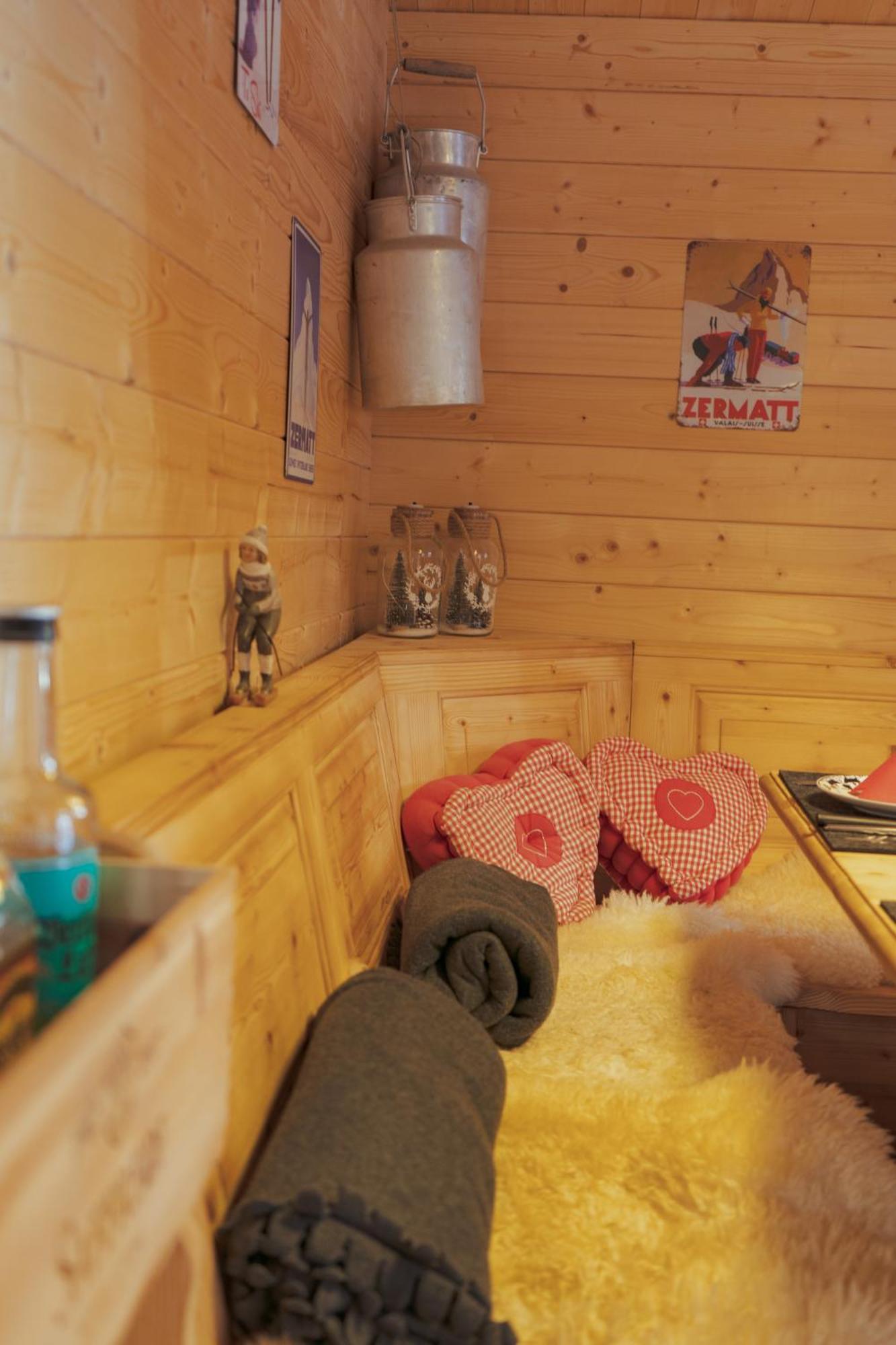 Jaegerhof Serviced Apartements Zermatt Exterior photo